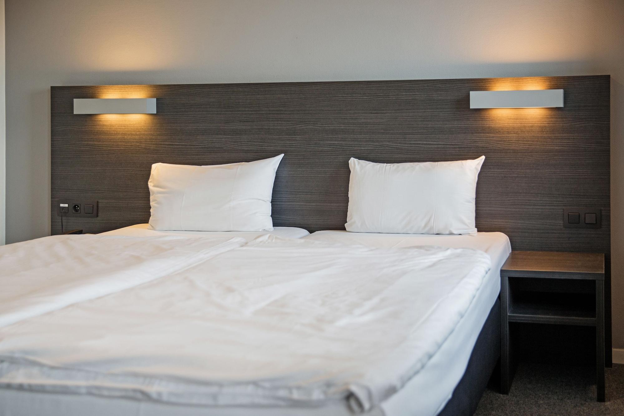 Antwerp Harbour Hotel Bagian luar foto